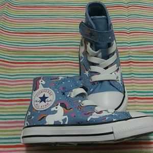 Flash sale Converse Unicons in light blue